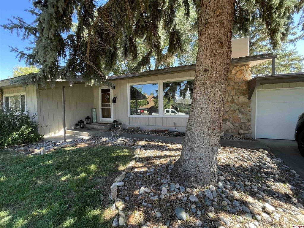 631 Baker