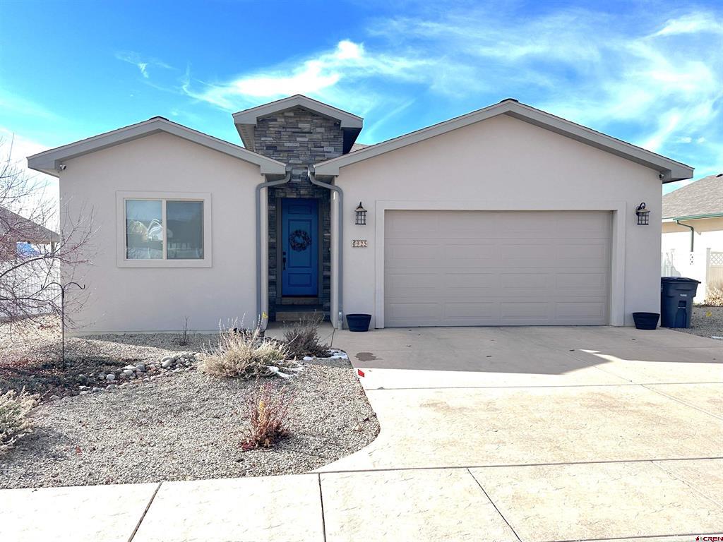 925 Bluffs Blvd
