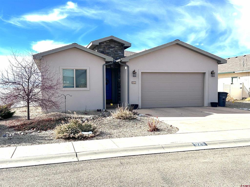 925 Bluffs Blvd