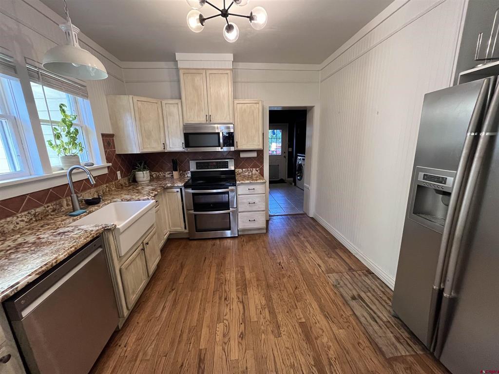 204 S 6th Street