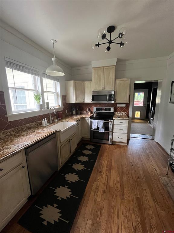 204 S 6th Street