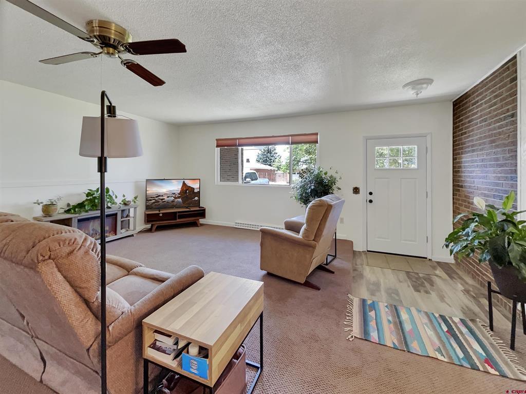706 S Cedar