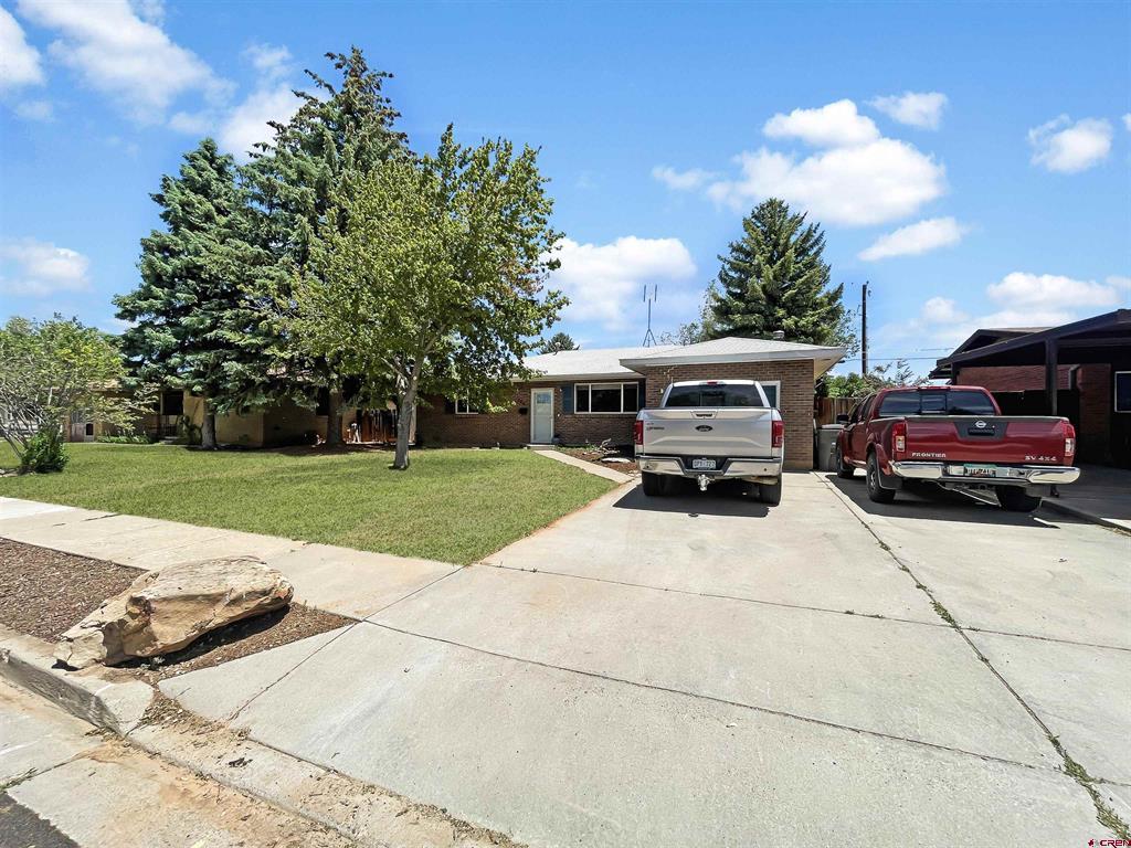 706 S Cedar