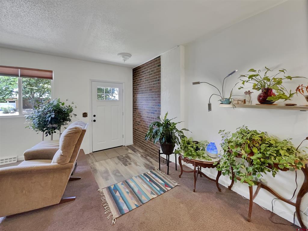 706 S Cedar