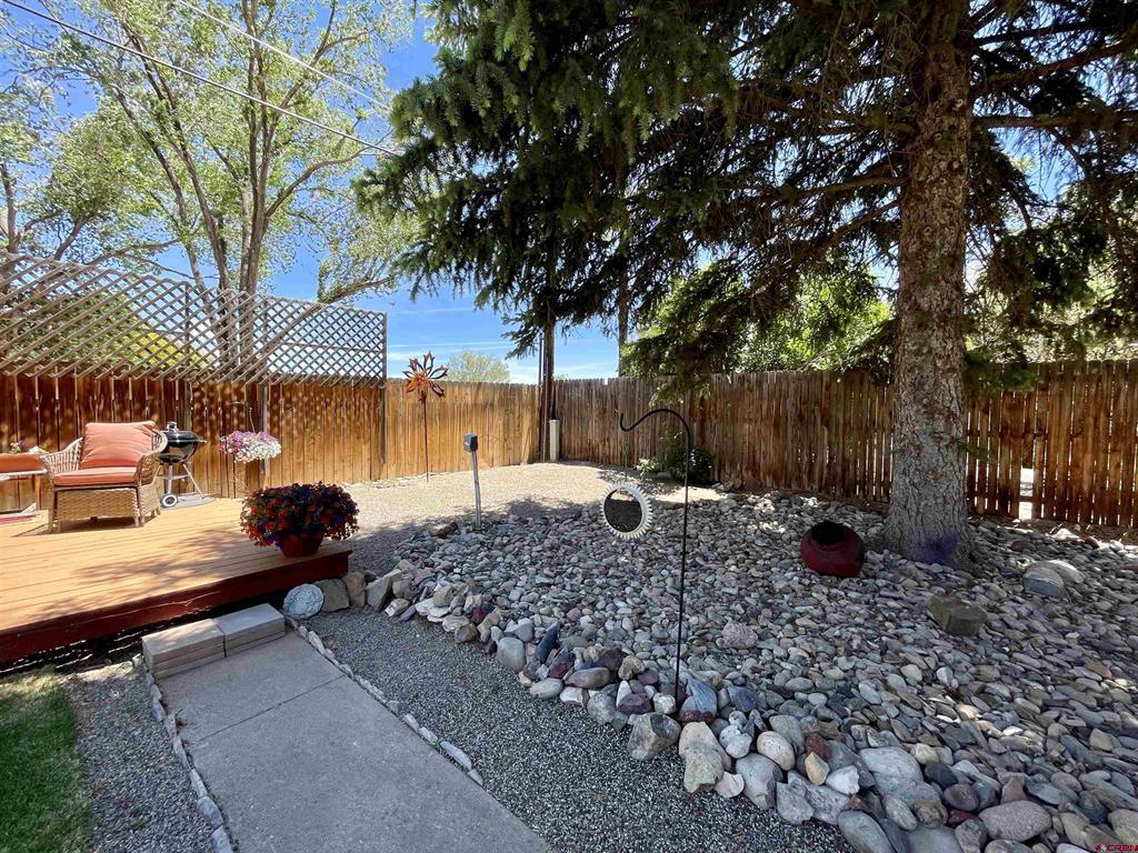706 S Cedar