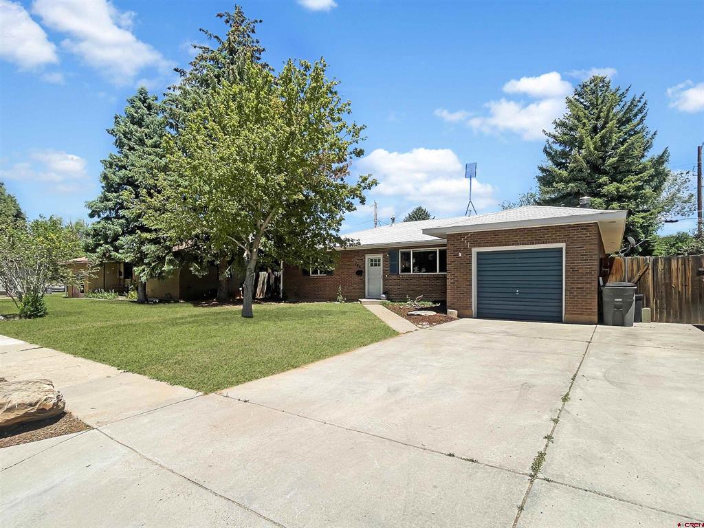 706 S Cedar