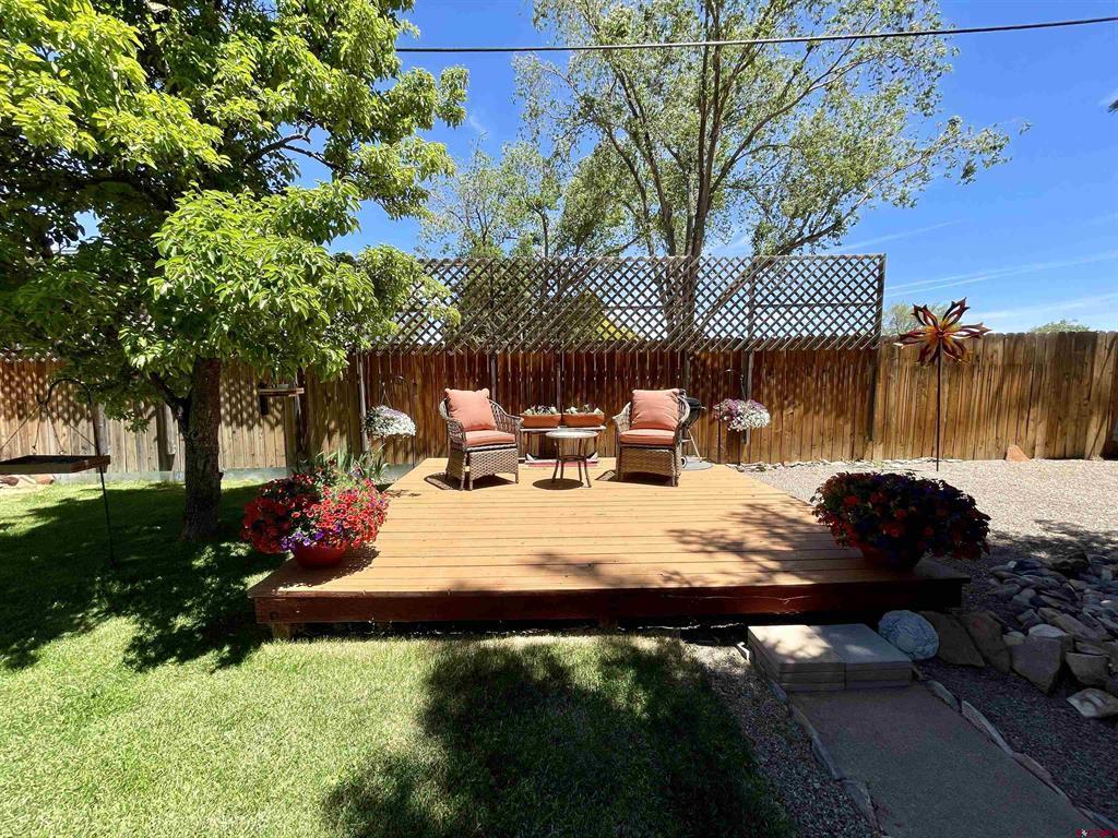 706 S Cedar