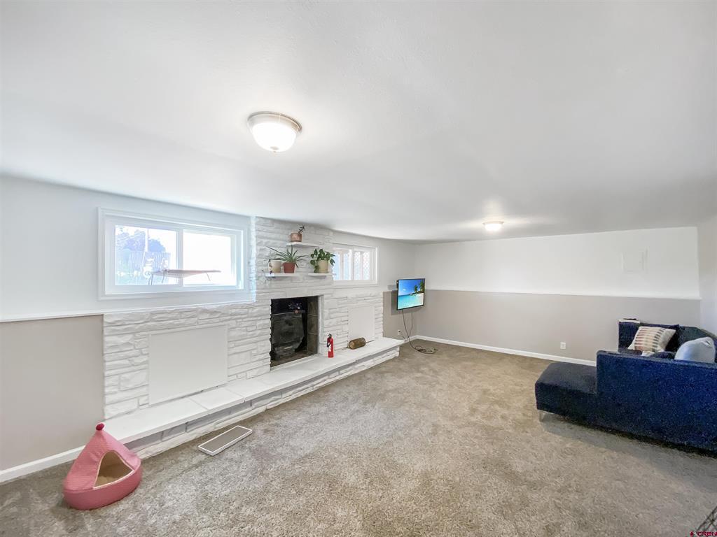 529 W 7th Street