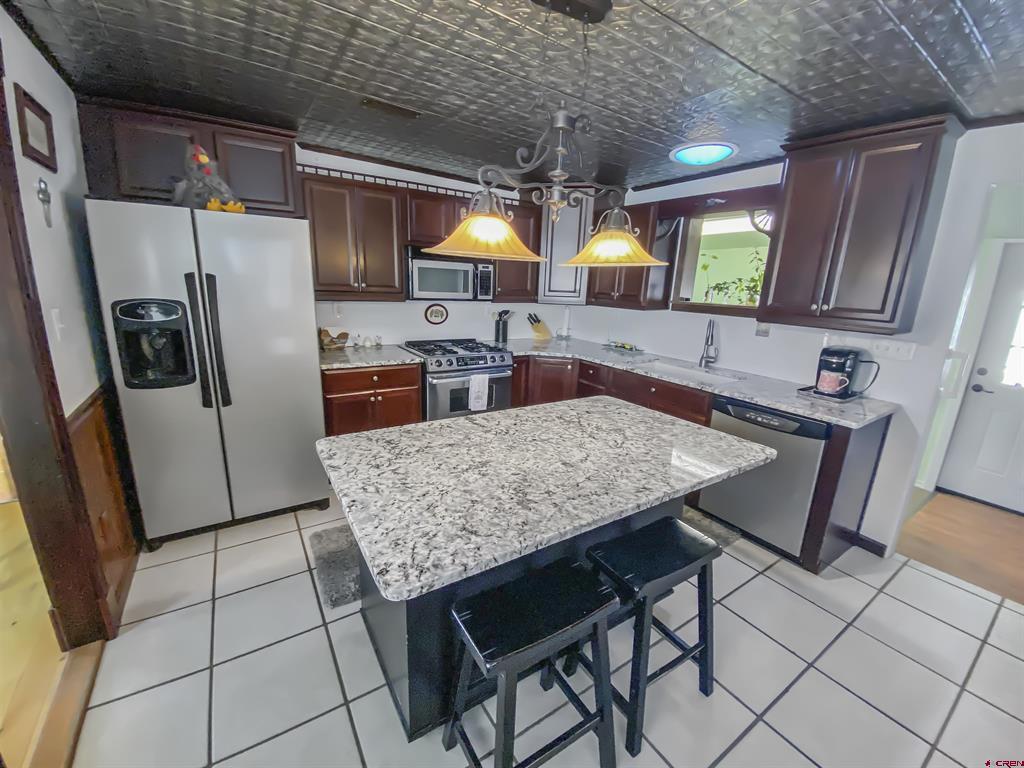 338 W Grand Avenue