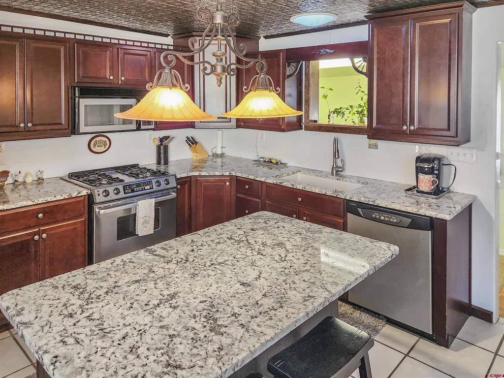 338 W Grand Avenue