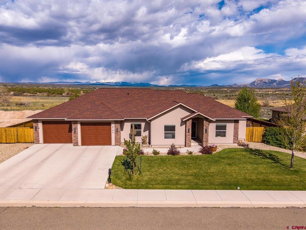 2194 Golf Course Lane