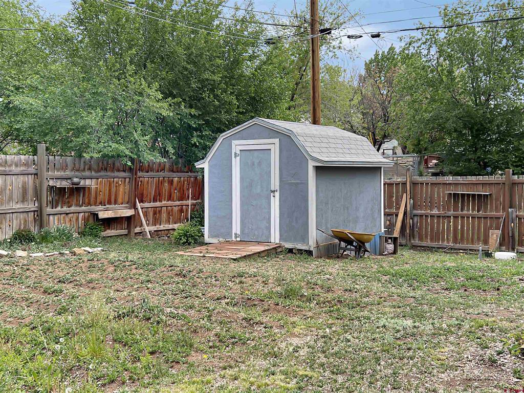 214 S Valley Road