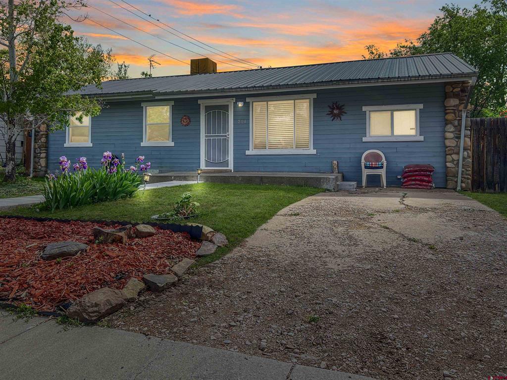 214 S Valley Road