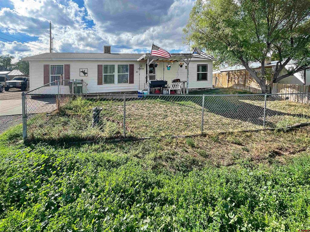 1411 Montelores Avenue