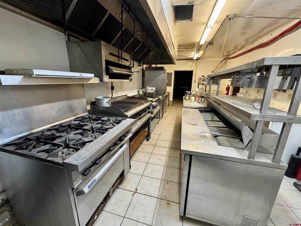 2591 E Main