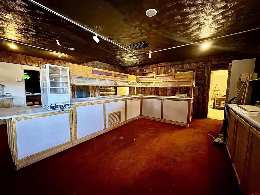 2591 E Main