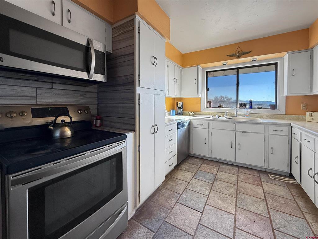 16885 Highway 491
