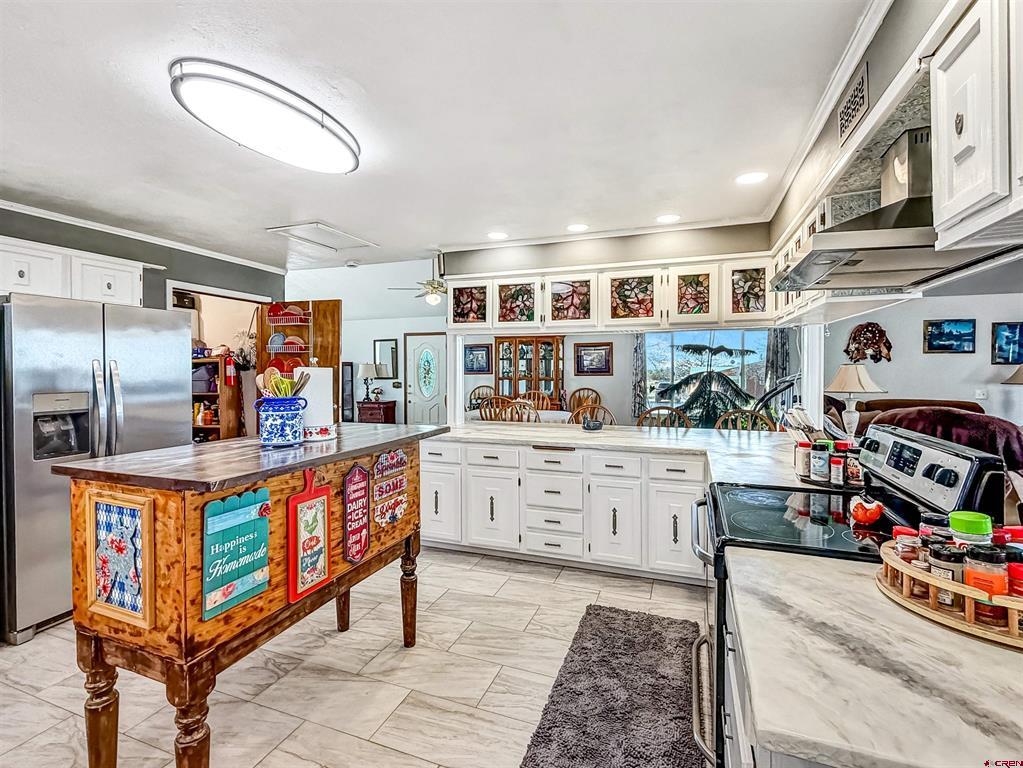 412 W 1St Street