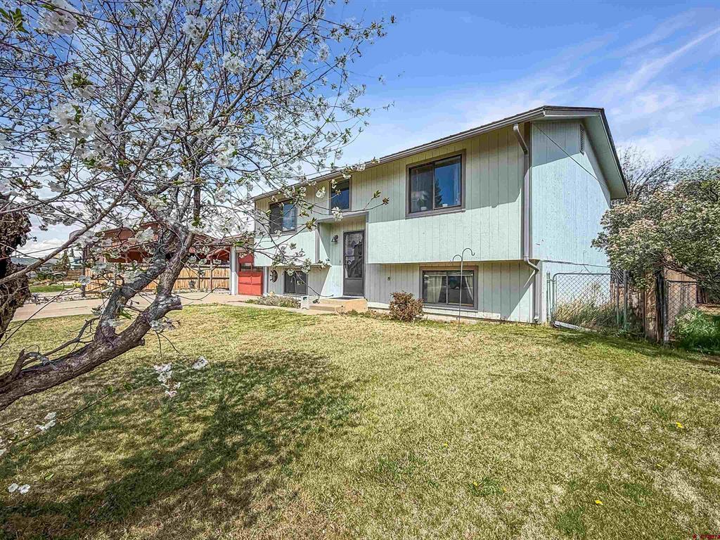 1414 Navajo Street