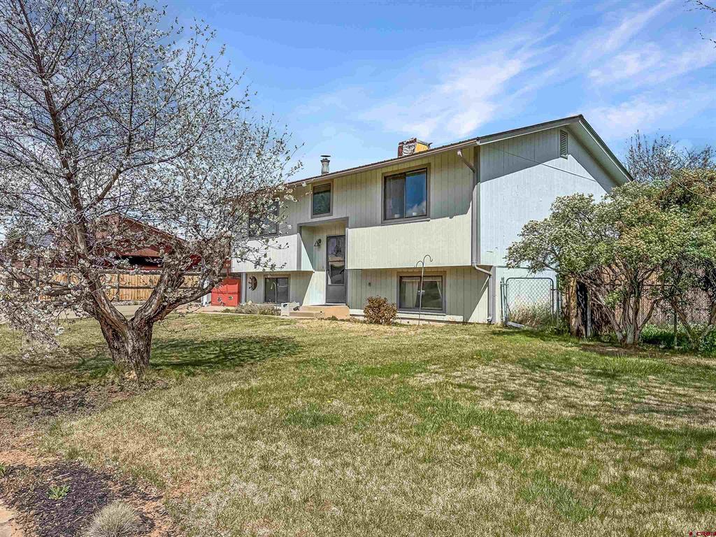 1414 Navajo Street