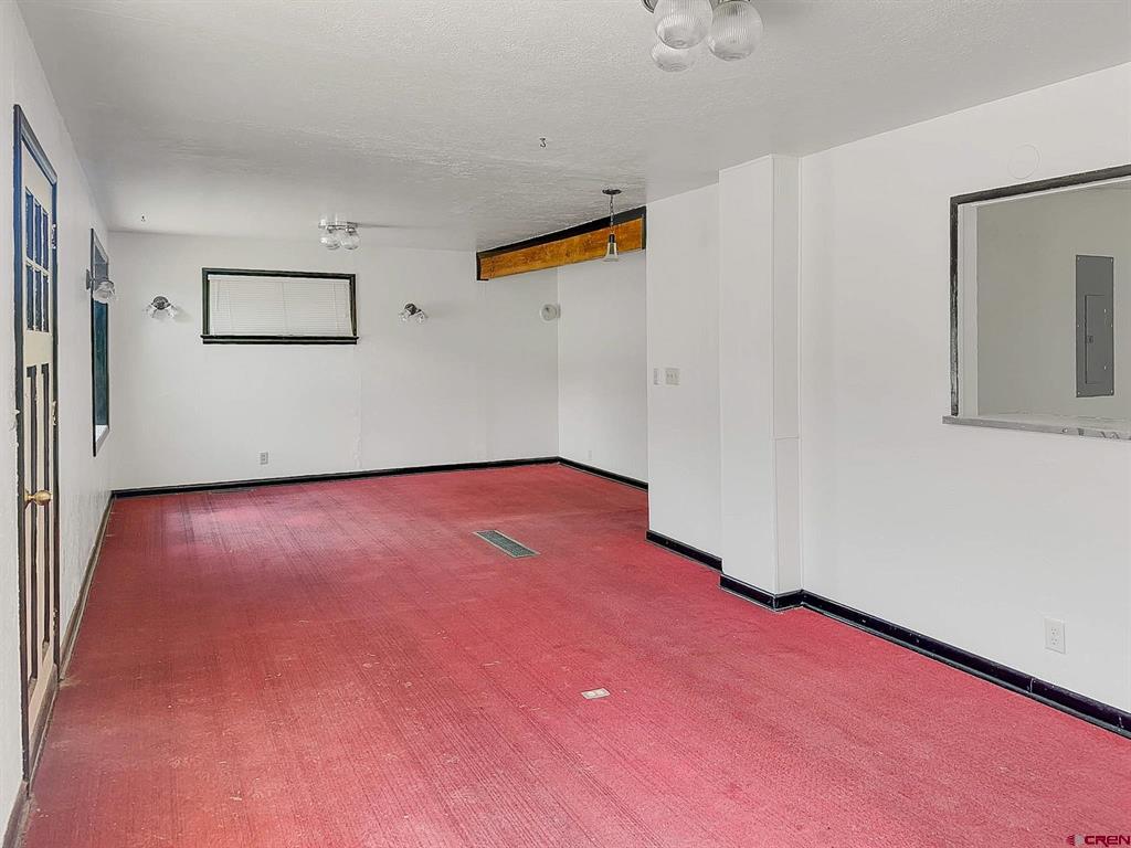 811 Railroad Avenue