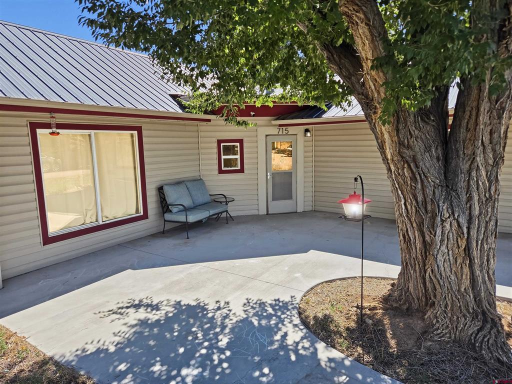 715 Canyon Drive