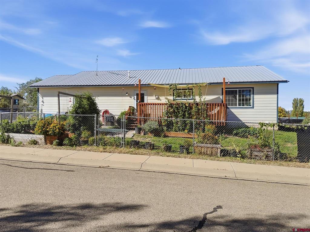 1422 Mesa Verde Street