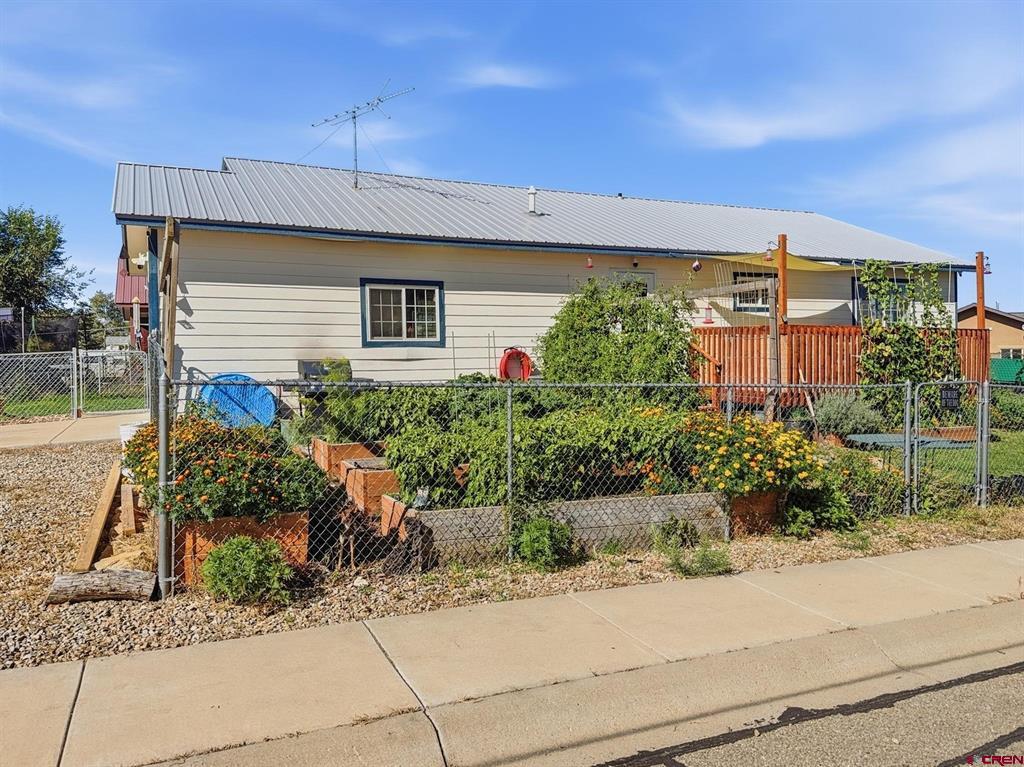 1422 Mesa Verde Street