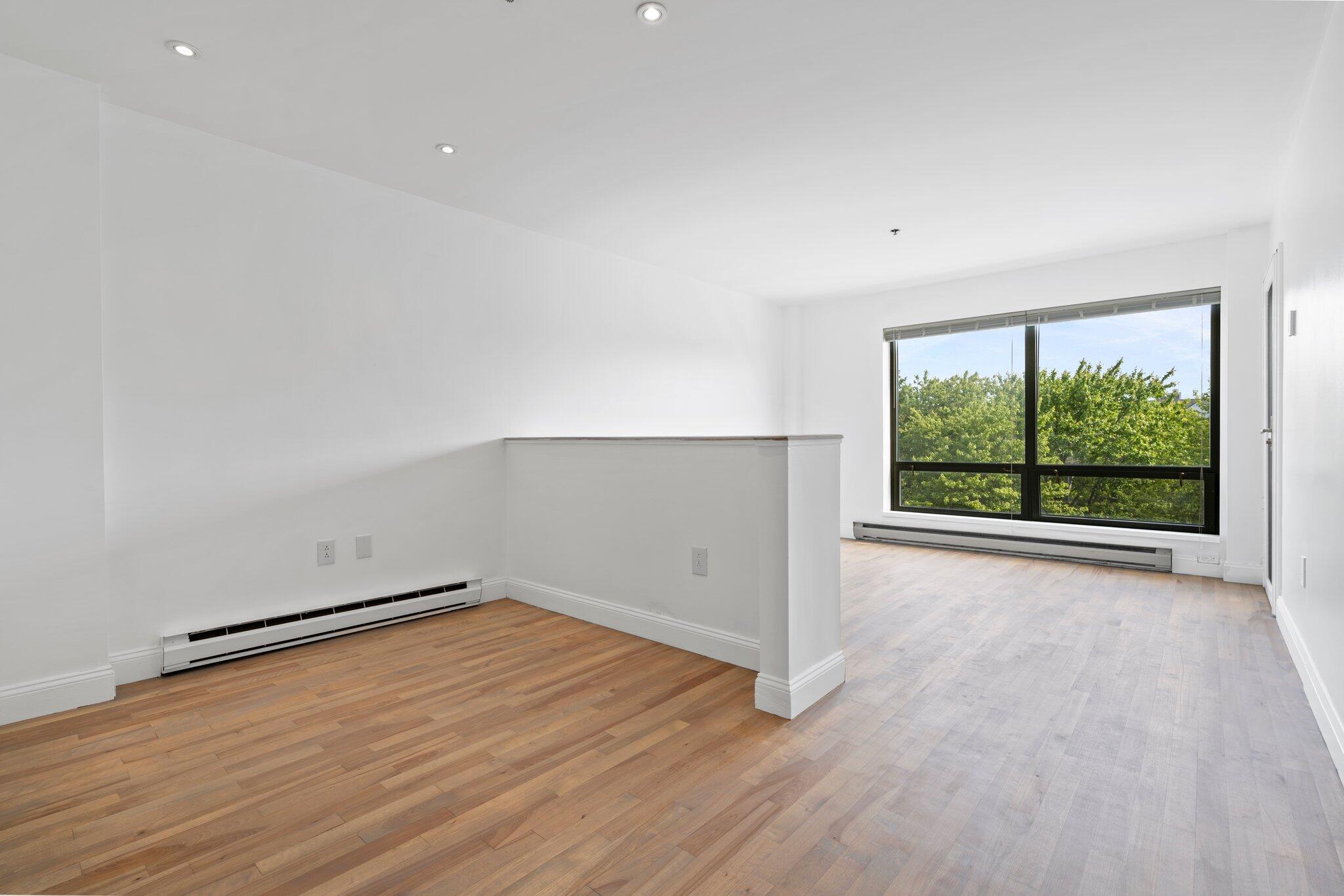 148 Breakwater Drive, 307