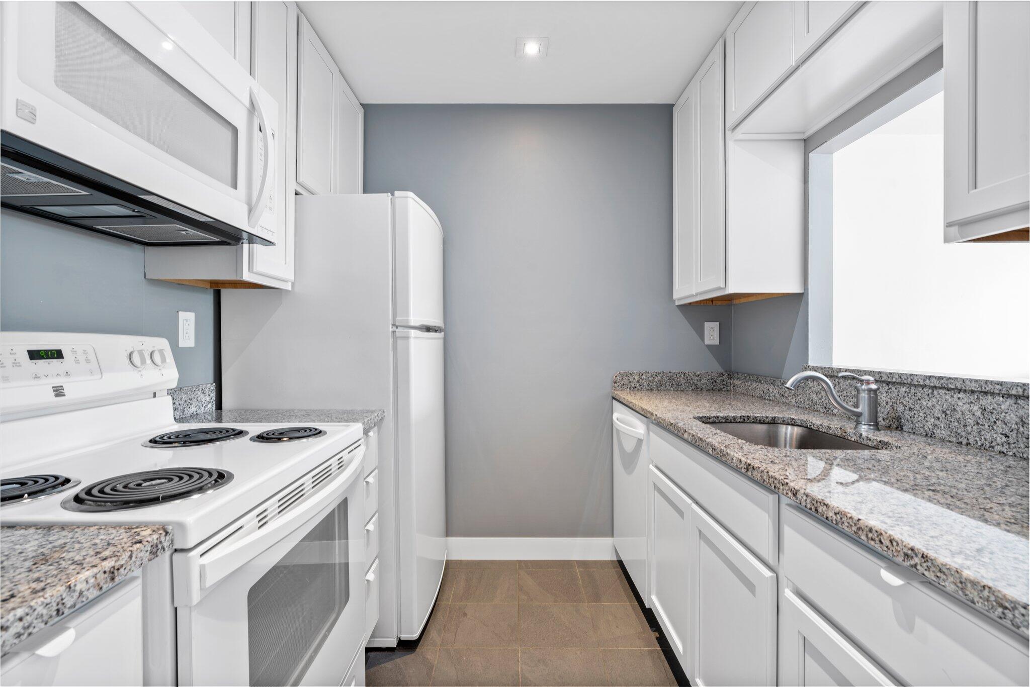 148 Breakwater Drive, 307