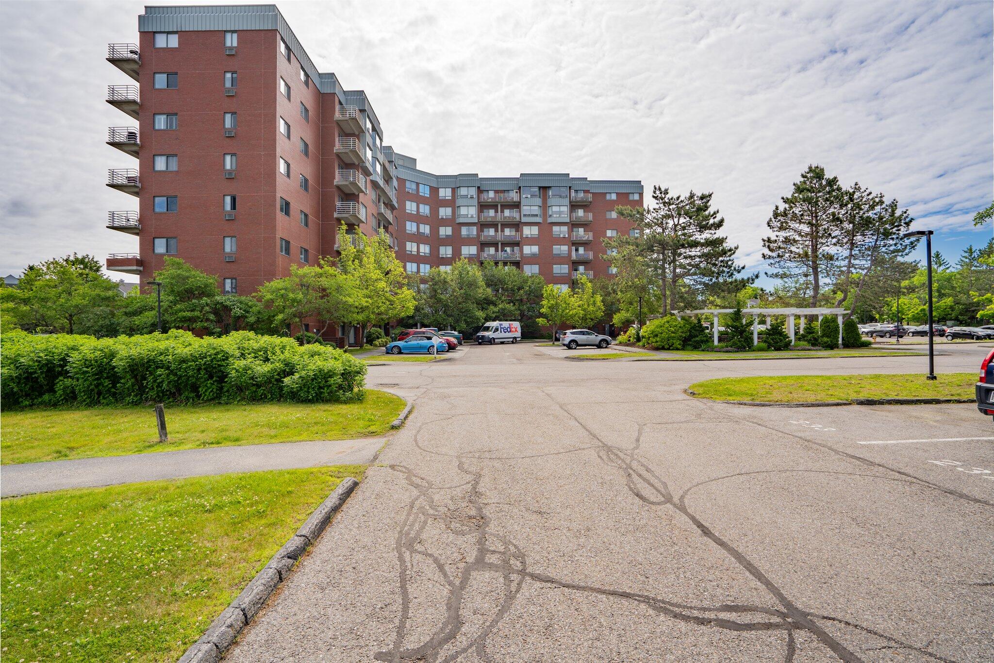 148 Breakwater Drive, 307