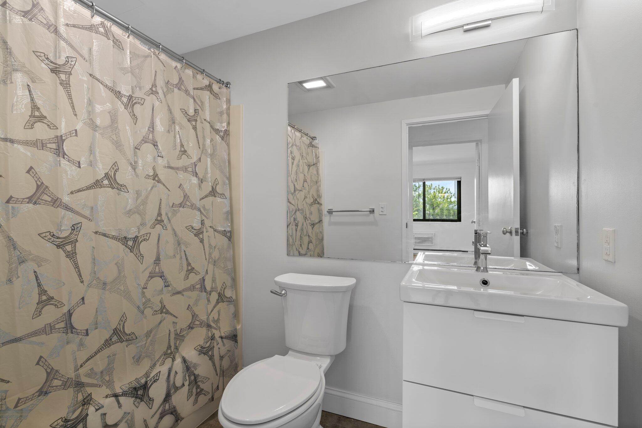 148 Breakwater Drive, 307