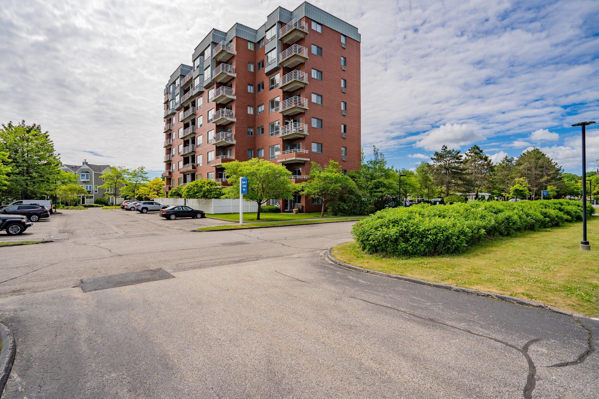 148 Breakwater Drive, 307