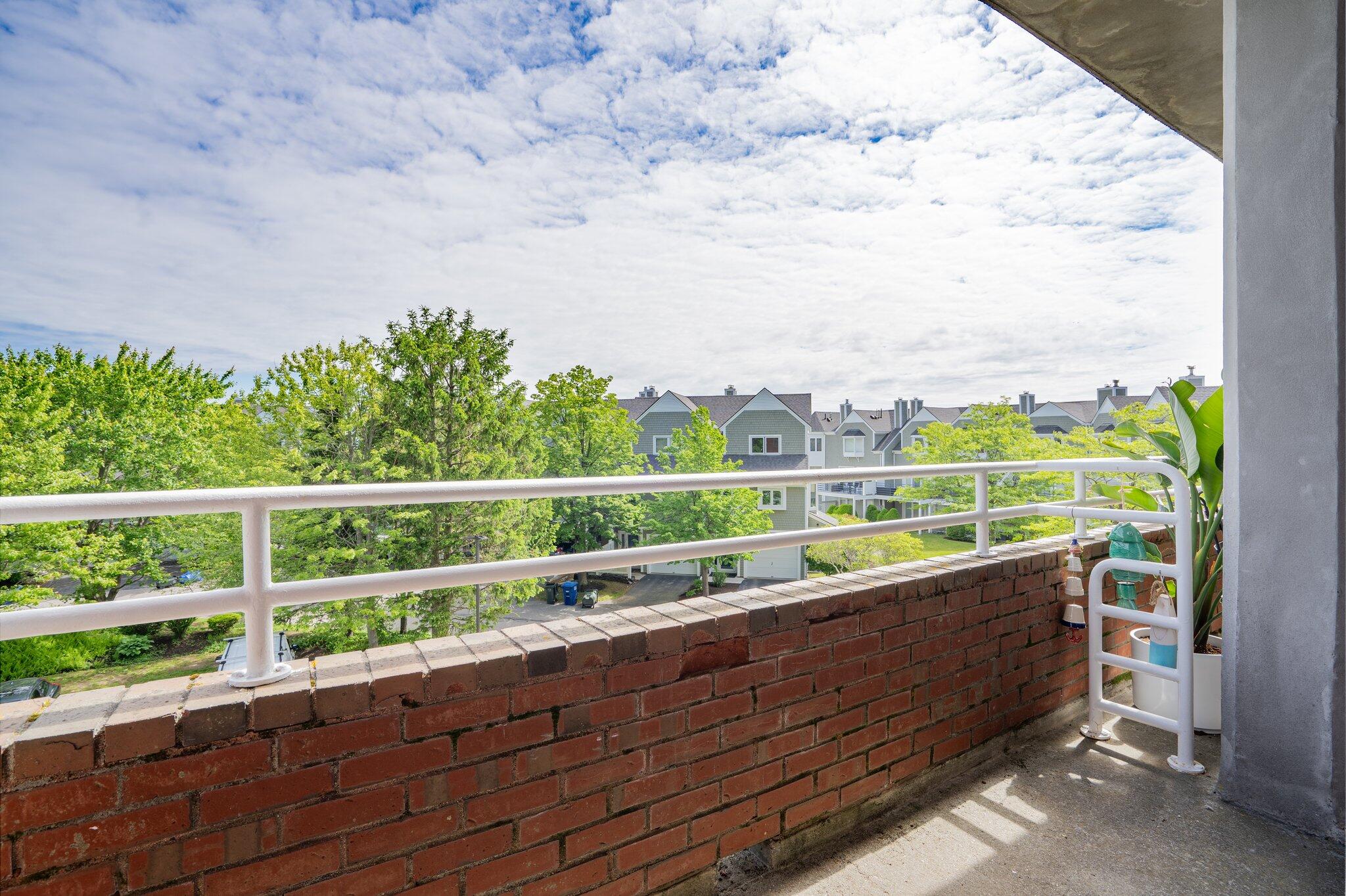 148 Breakwater Drive, 307