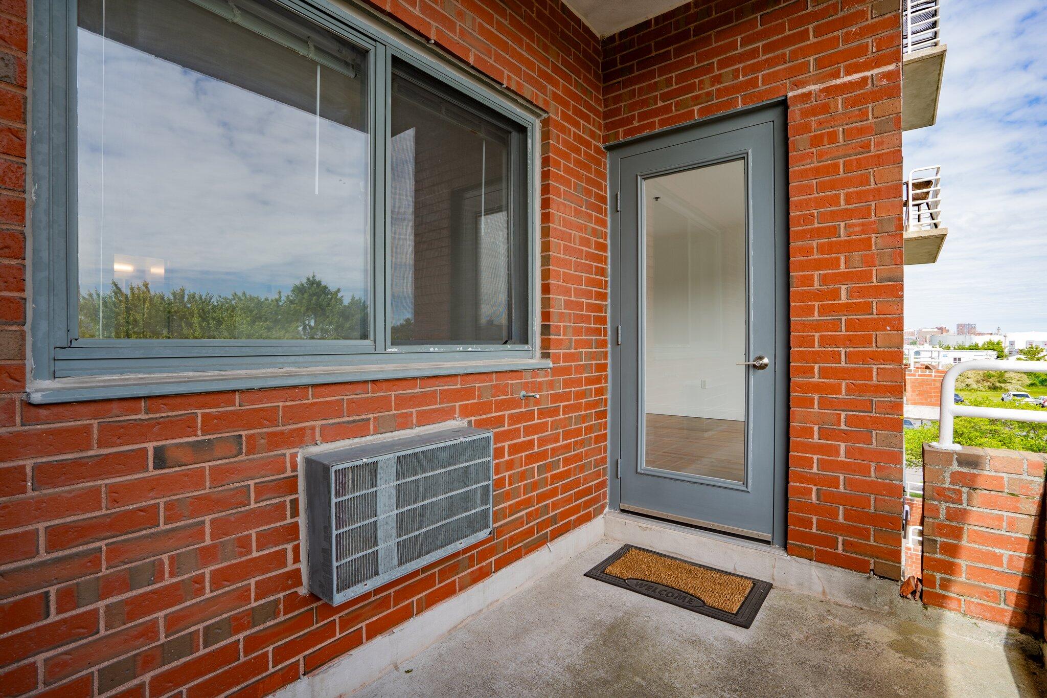 148 Breakwater Drive, 307