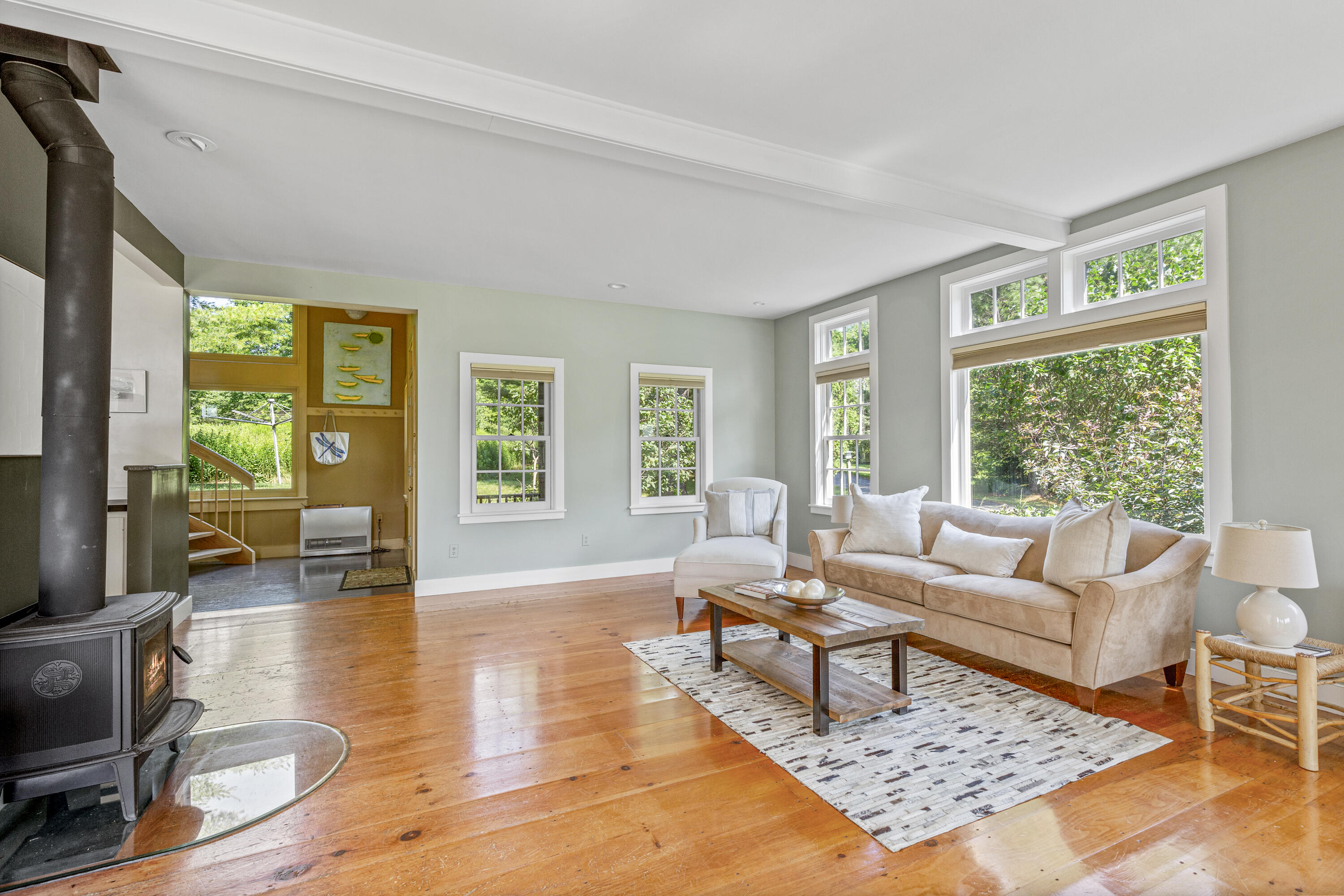 737 St George Road