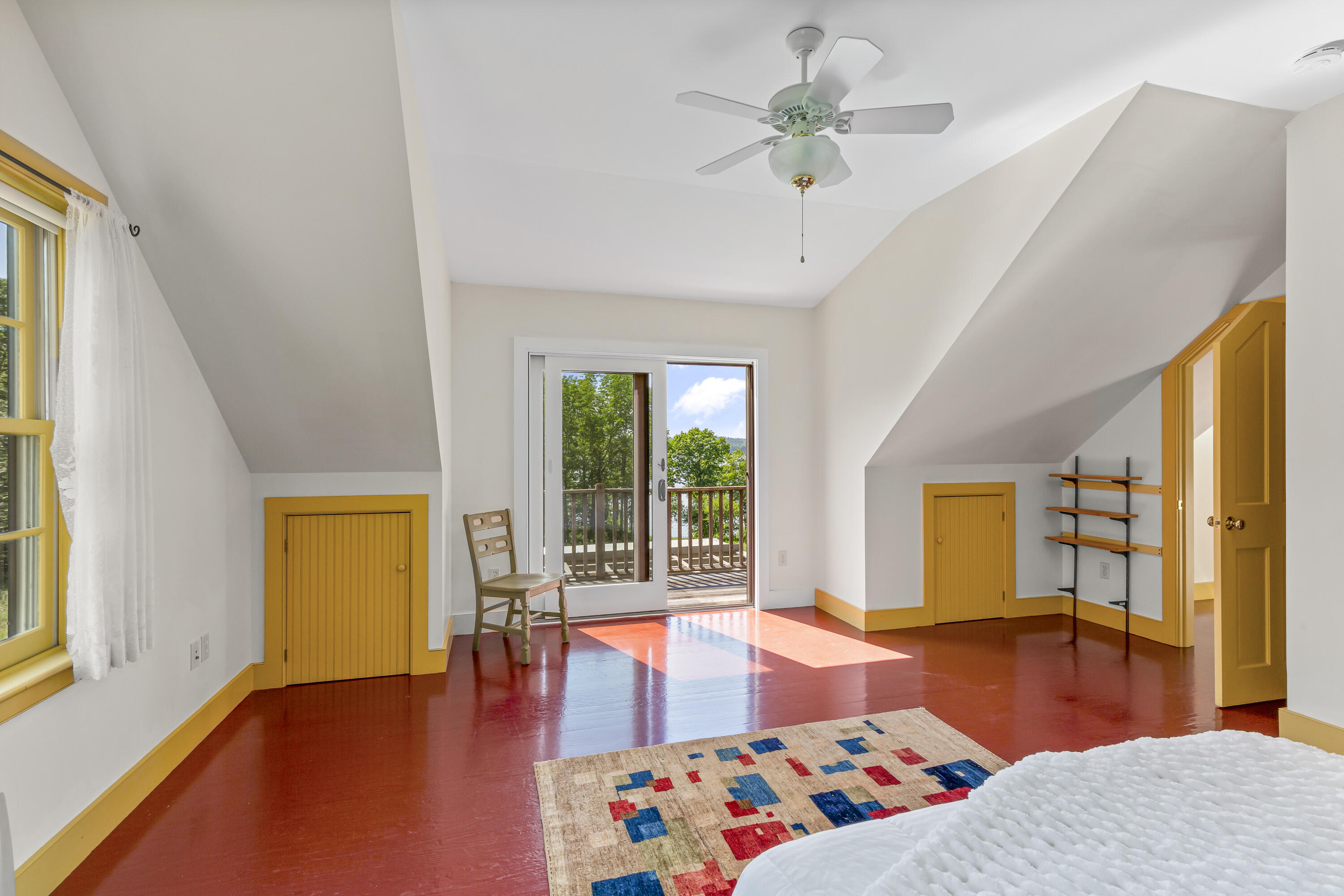 737 St George Road