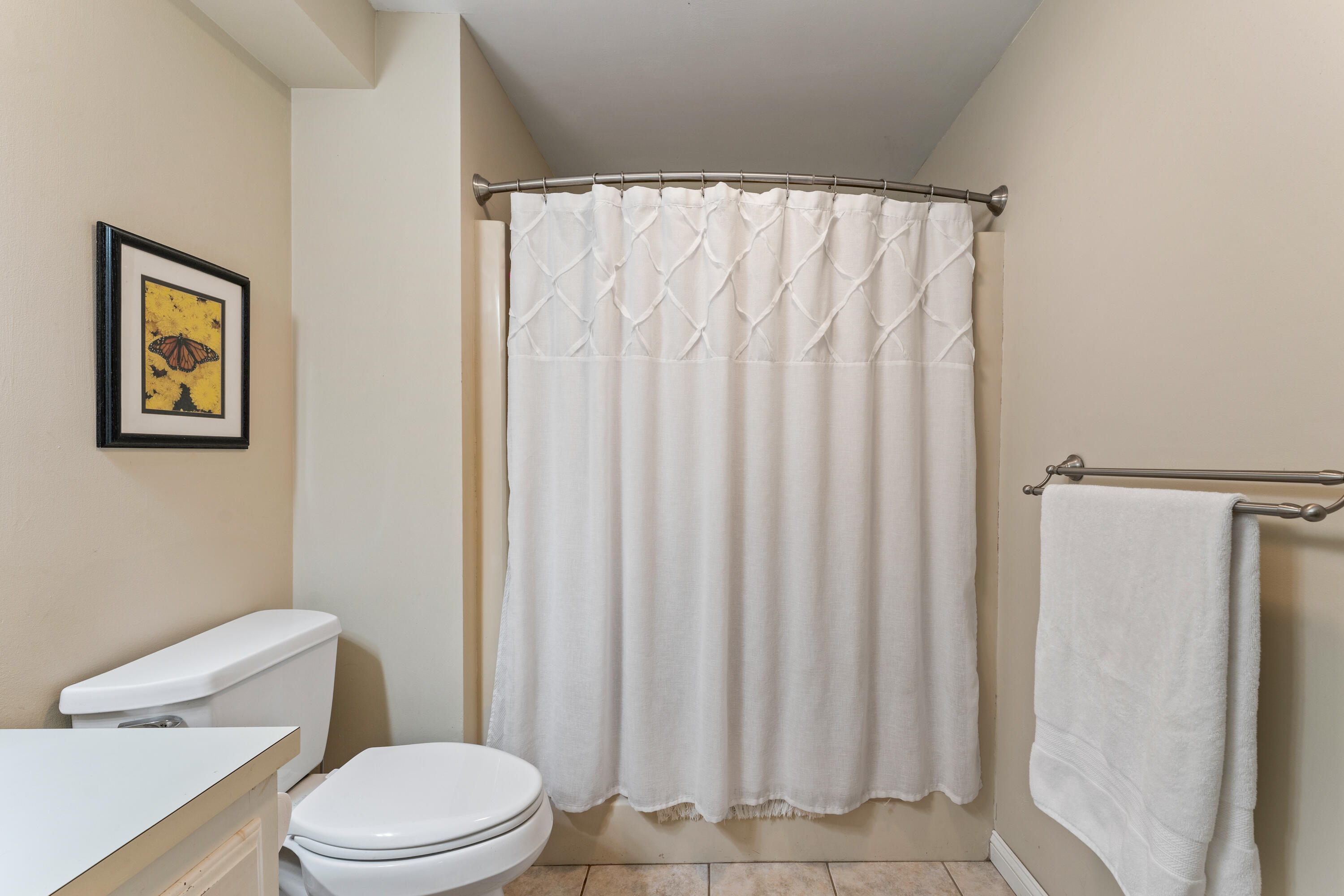 33 Arrowwood Court, 33