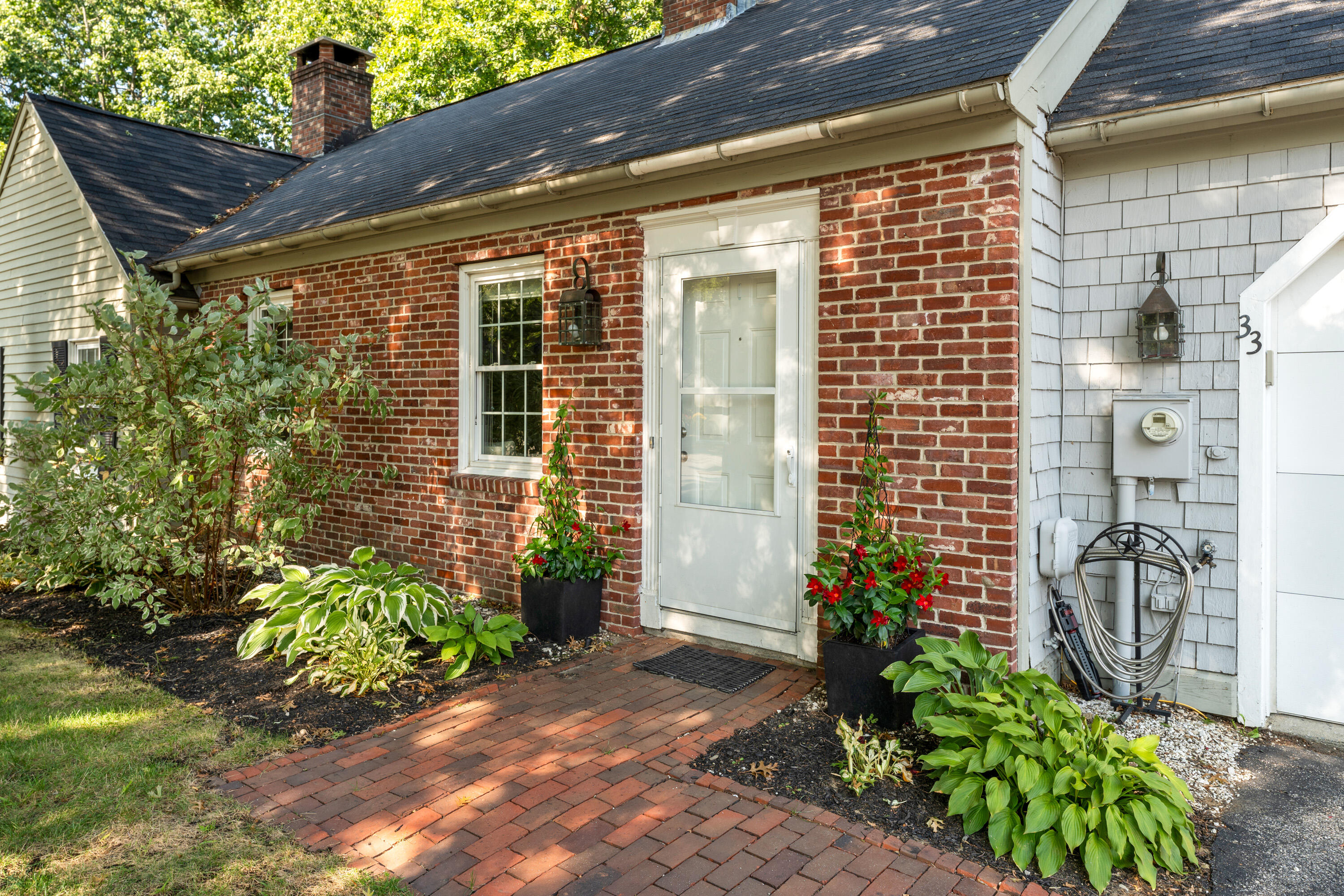 33 Arrowwood Court, 33