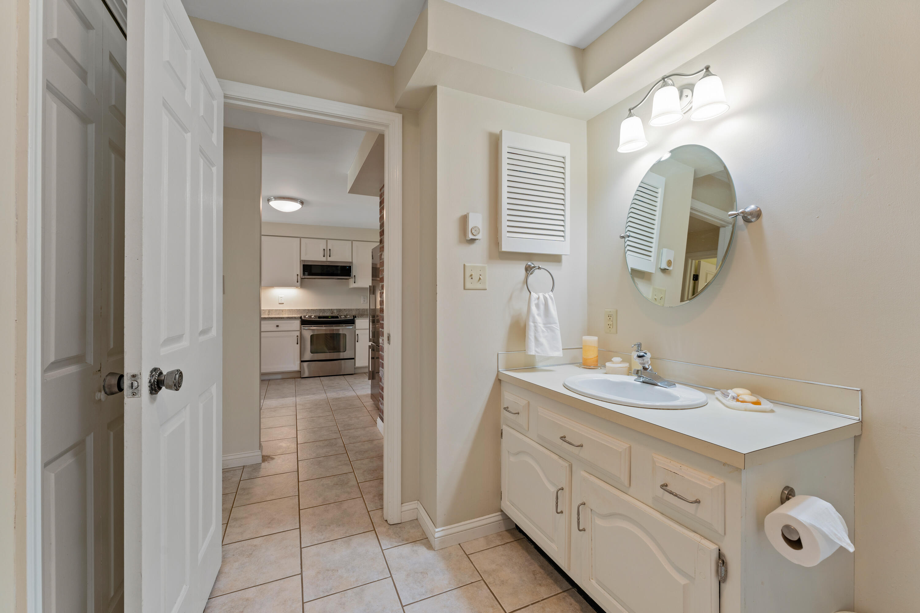 33 Arrowwood Court, 33