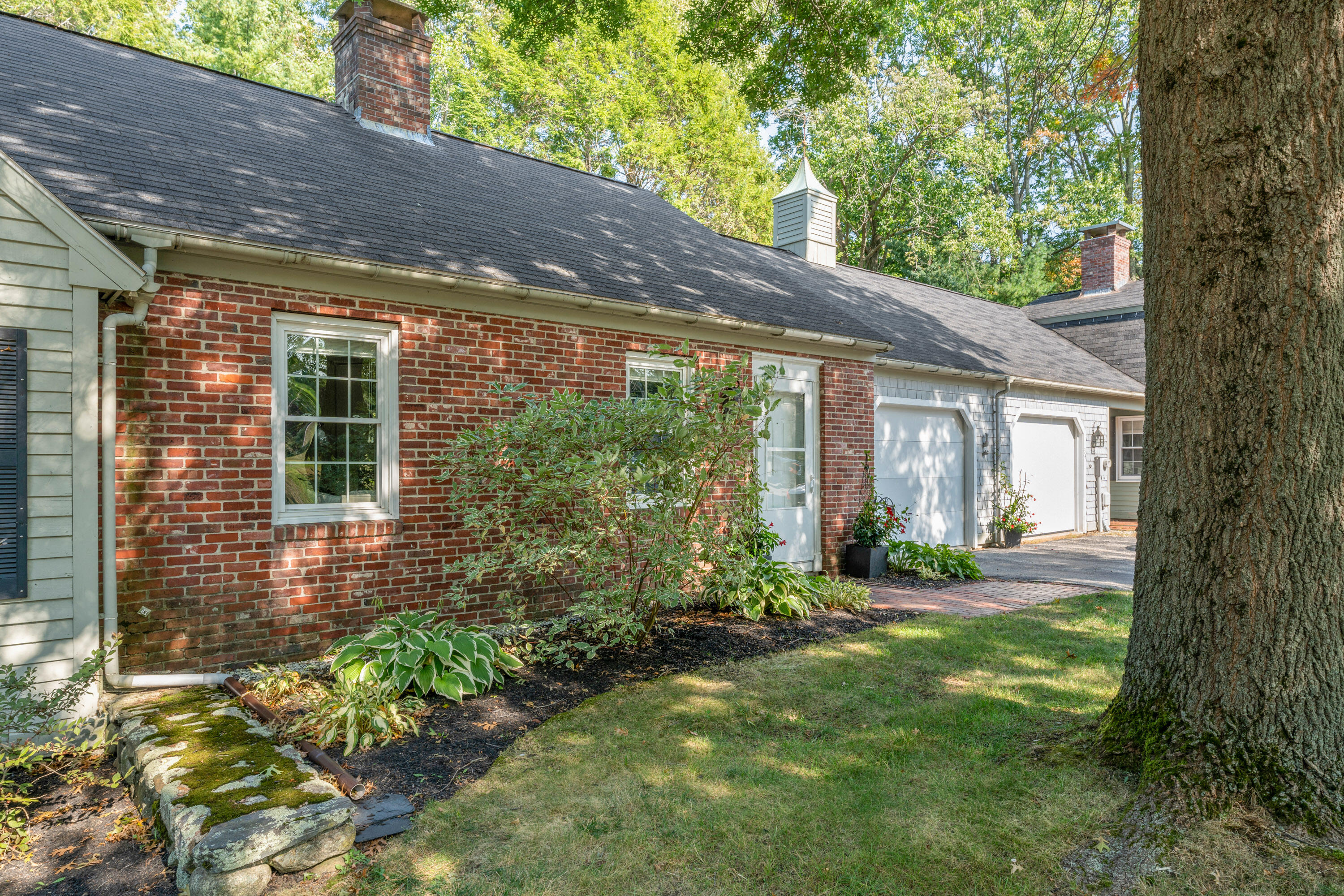 33 Arrowwood Court, 33