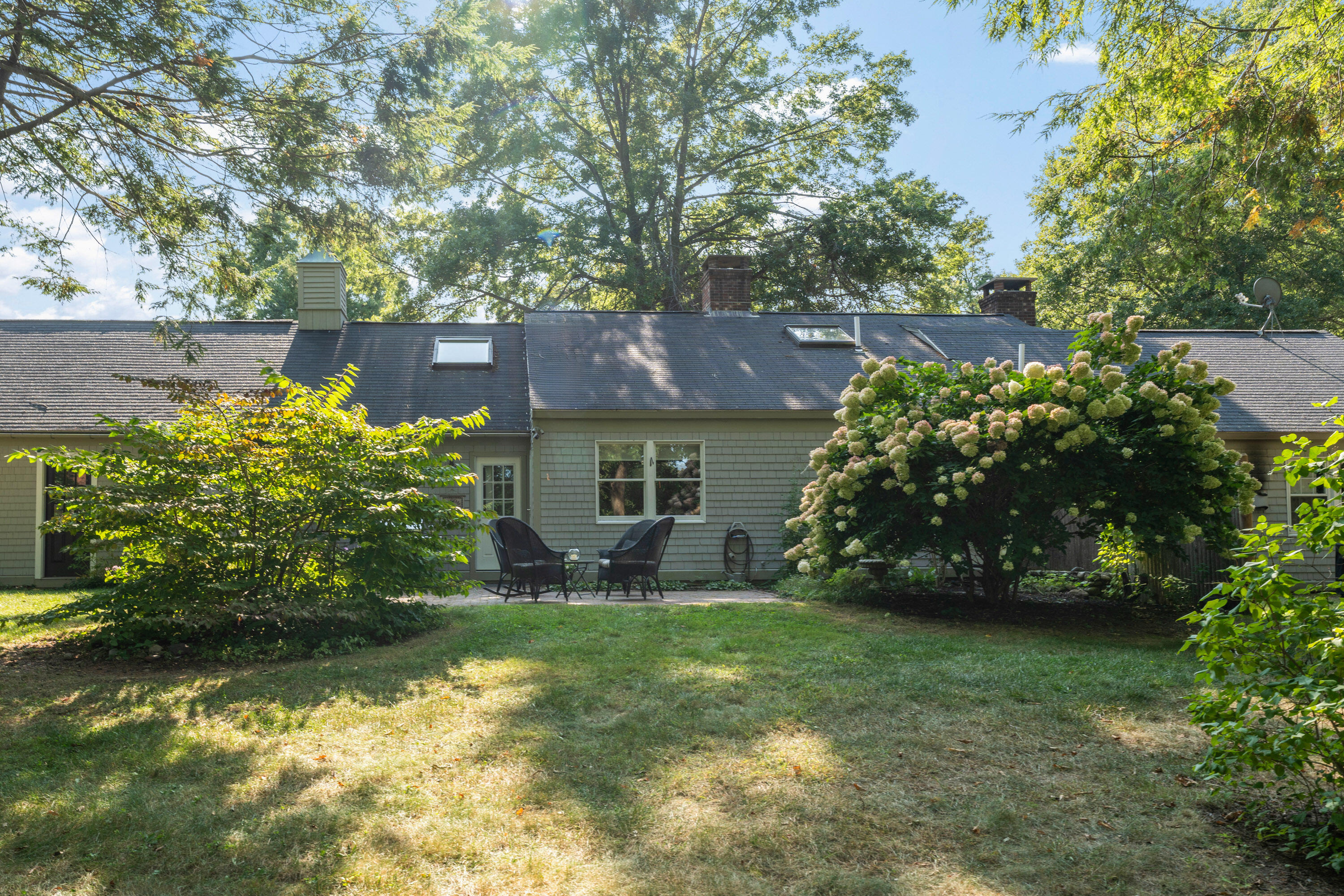 33 Arrowwood Court, 33
