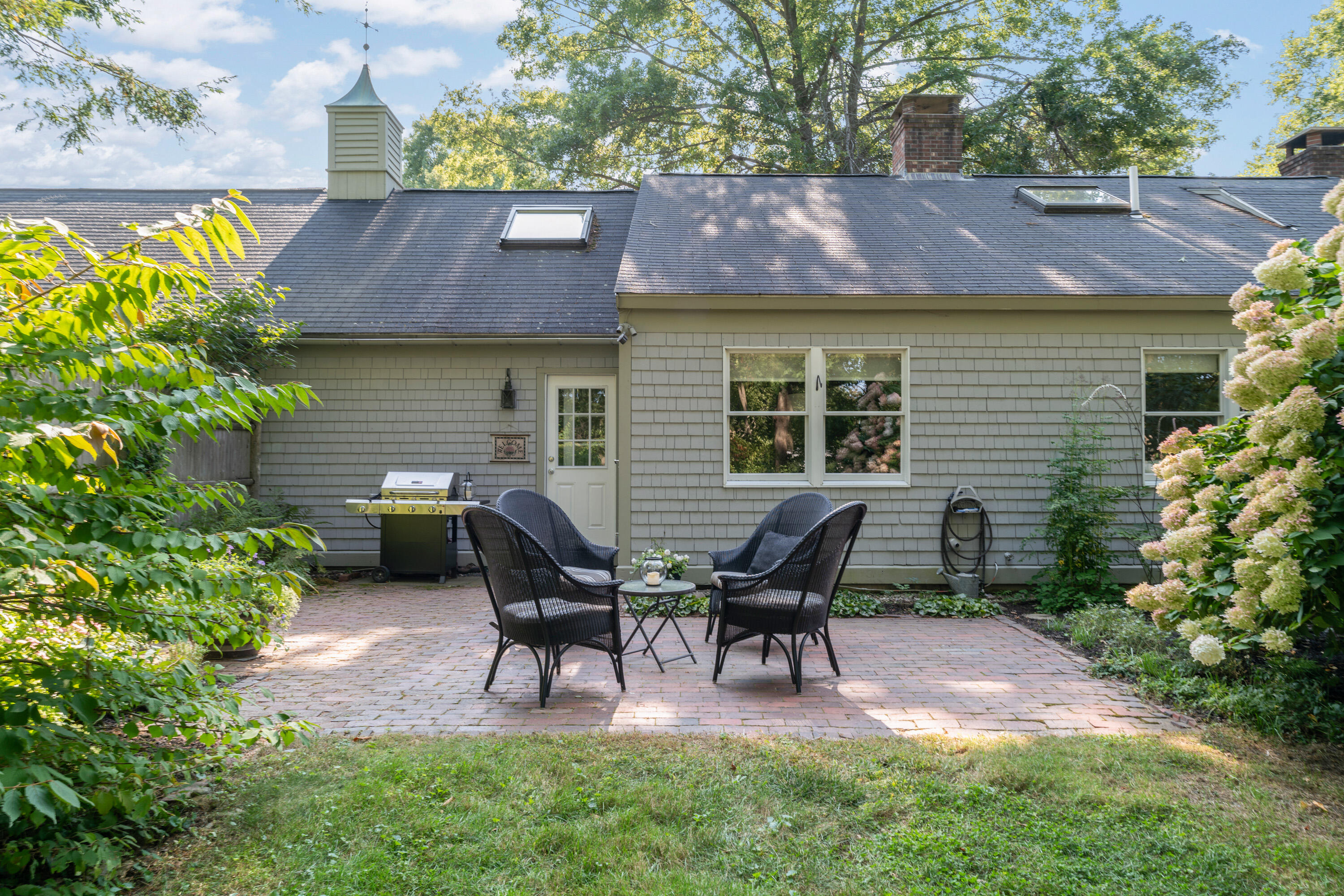 33 Arrowwood Court, 33