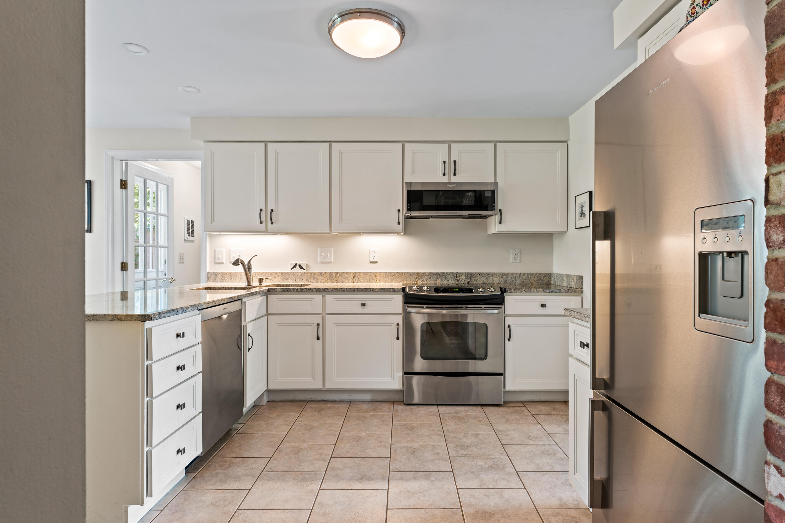 33 Arrowwood Court, 33