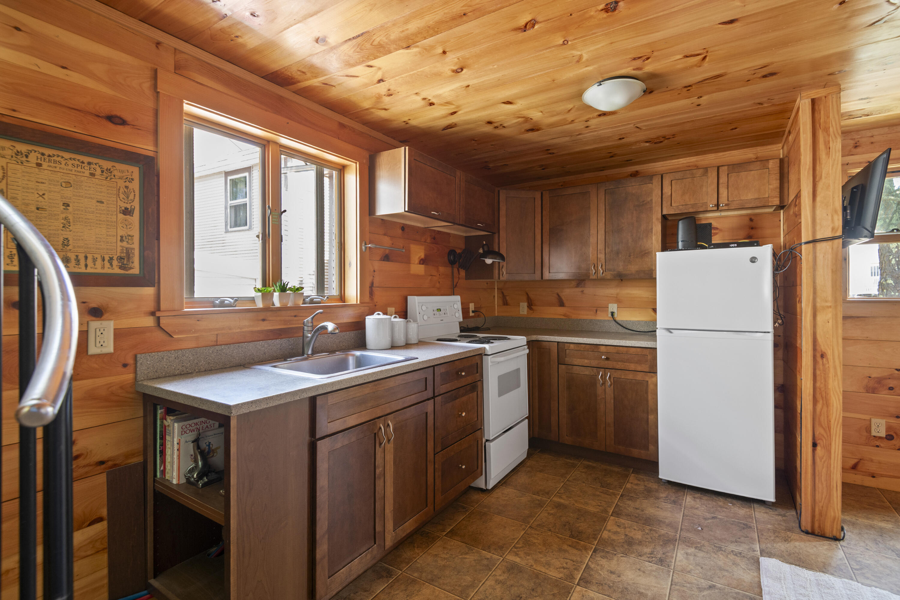 23 North Avenue, 23