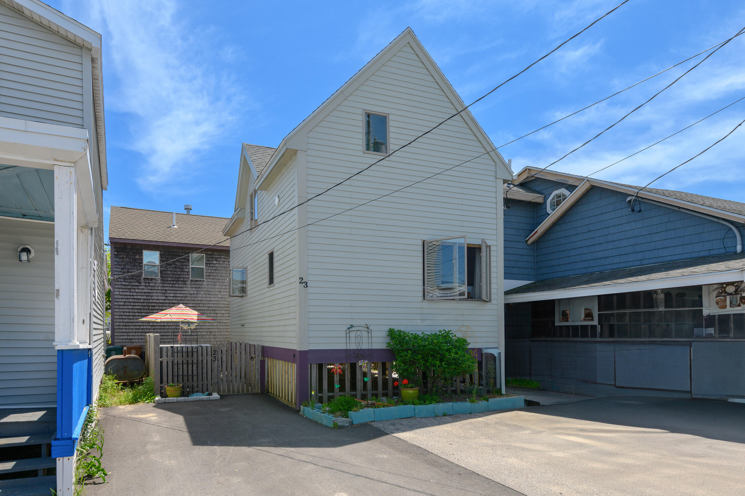 23 North Avenue, 23