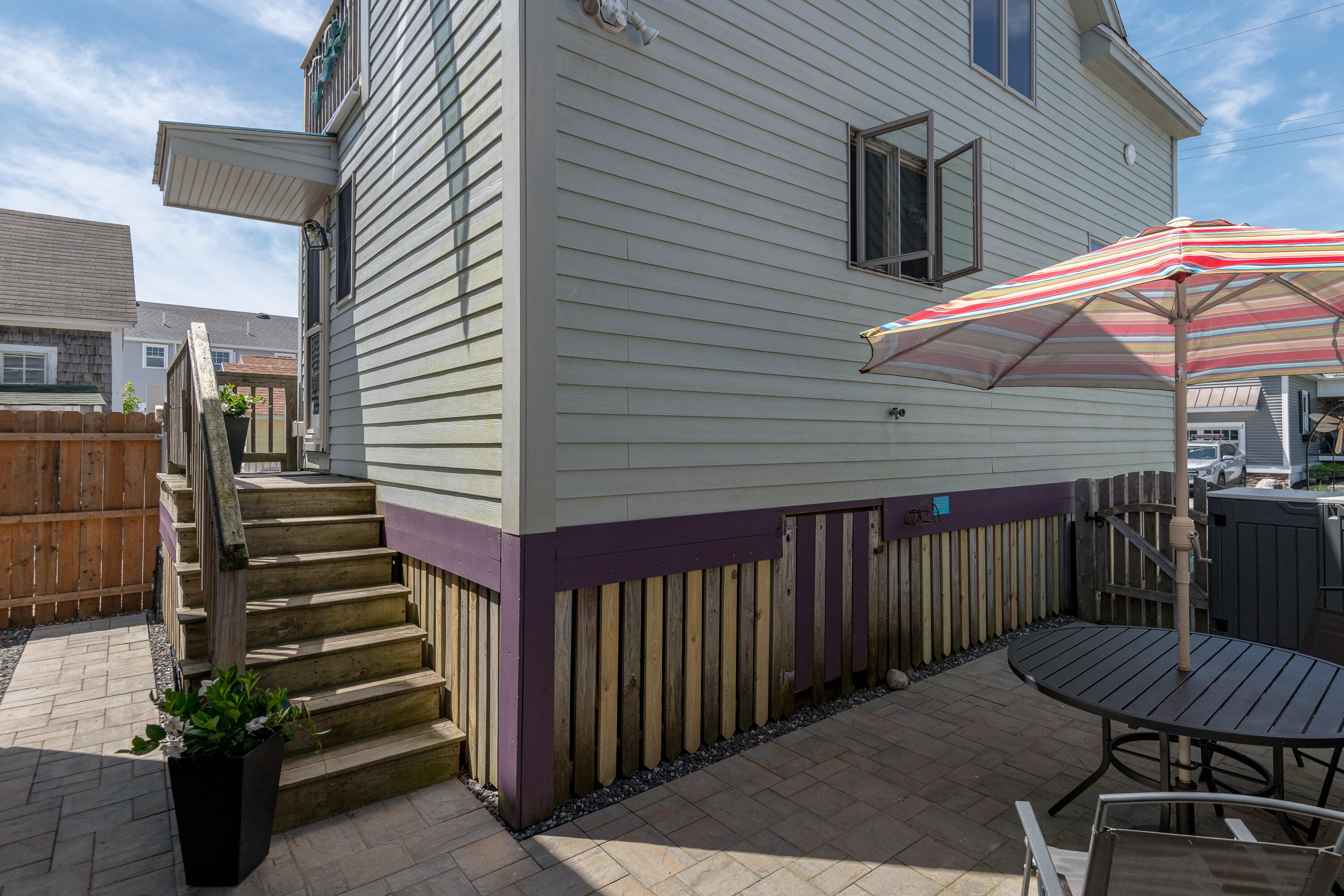 23 North Avenue, 23