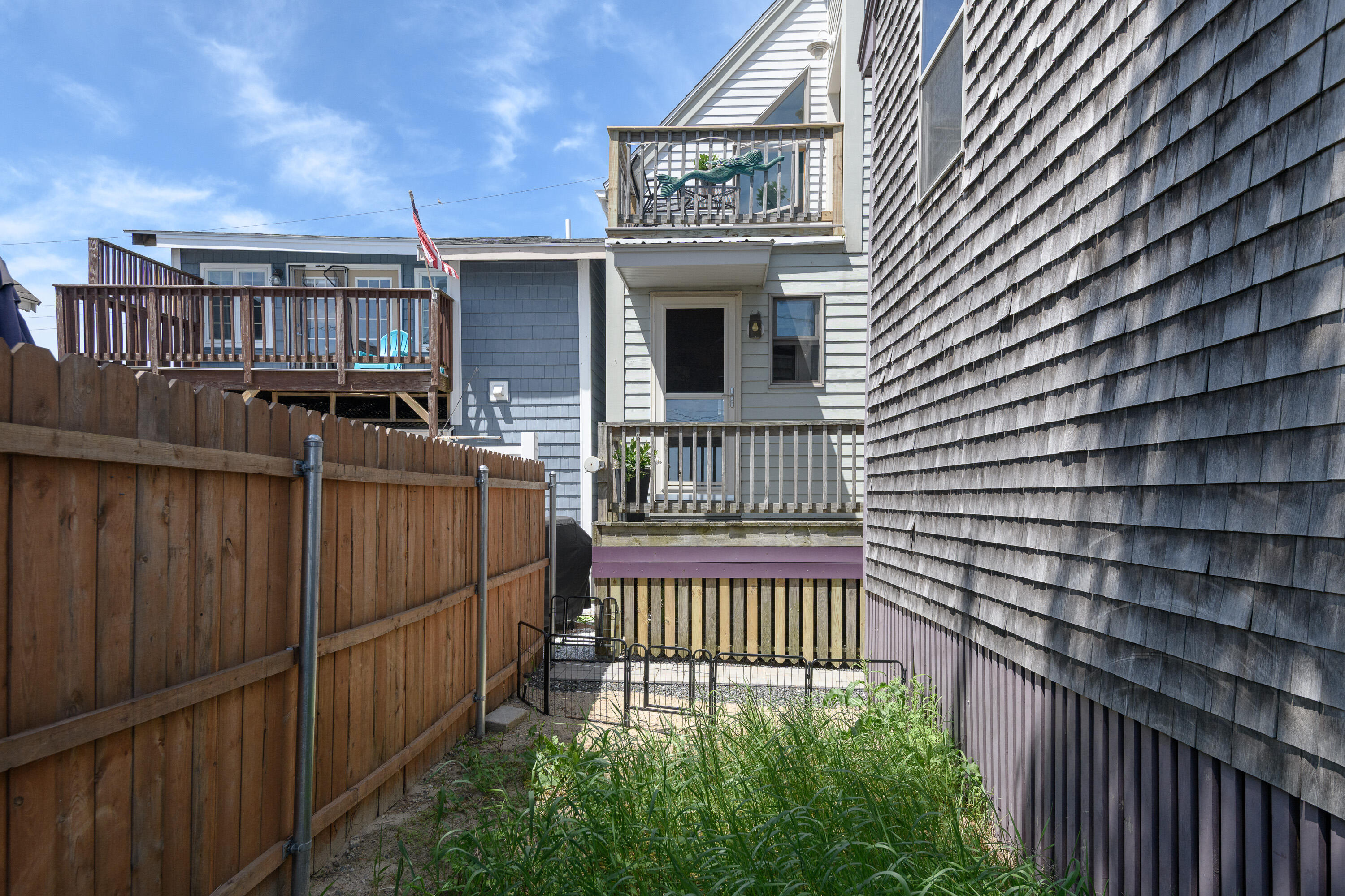 23 North Avenue, 23