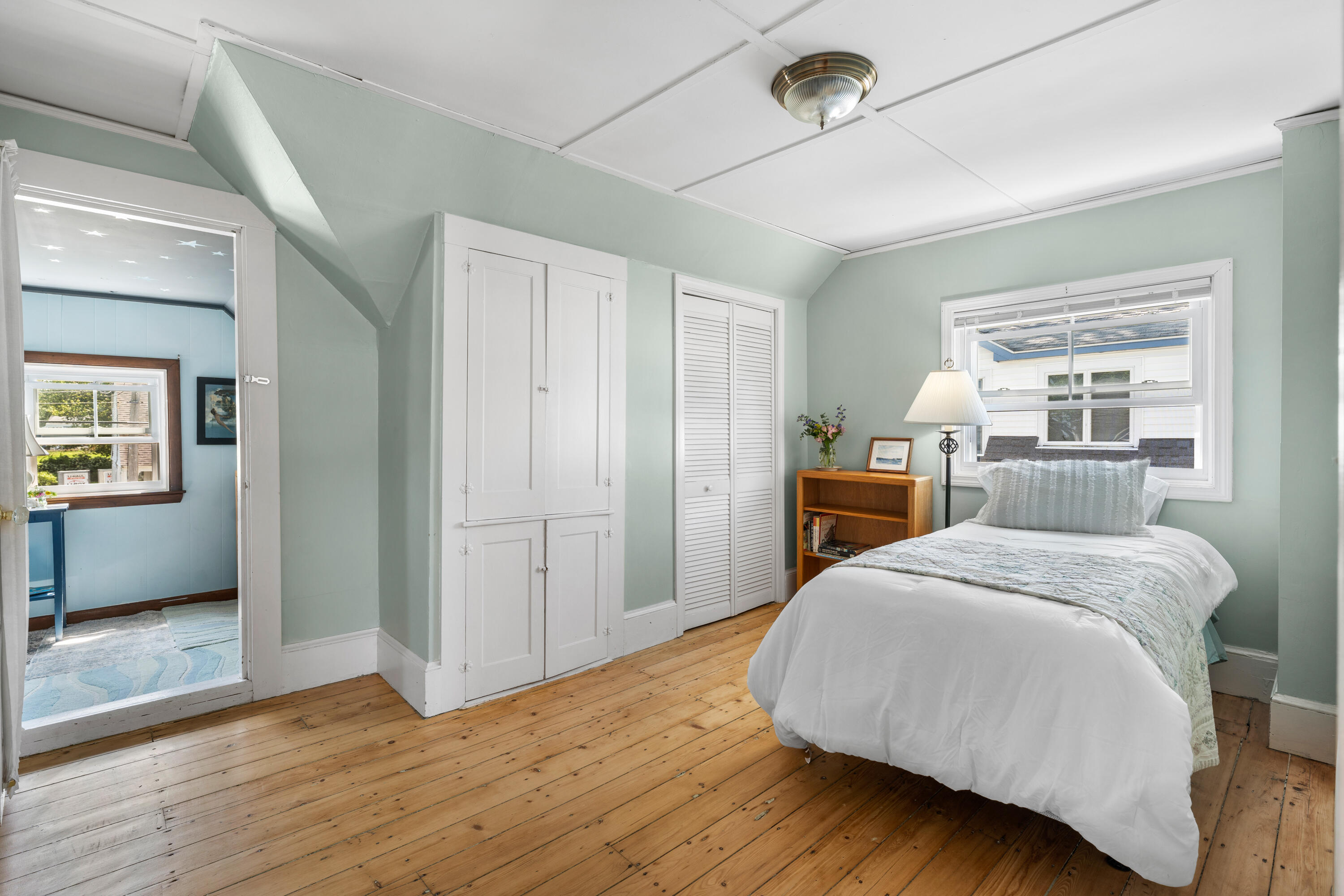 15 Myrtle Avenue