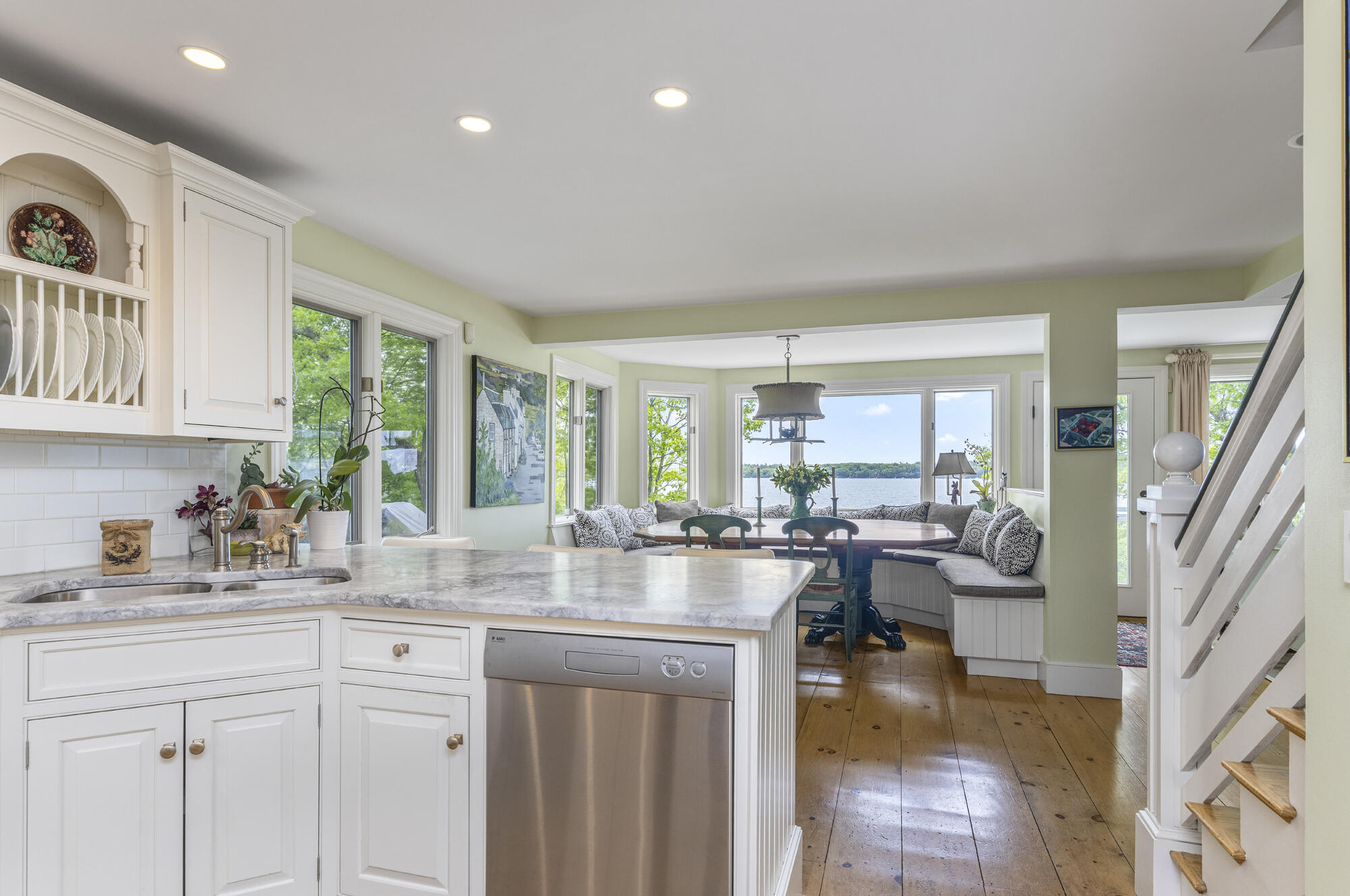 909 Princes Point Road